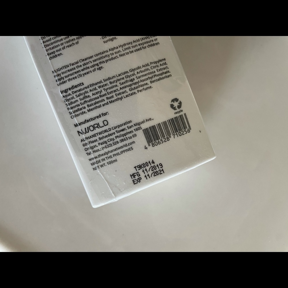 N World Facial Cleanser and Cloud Creme